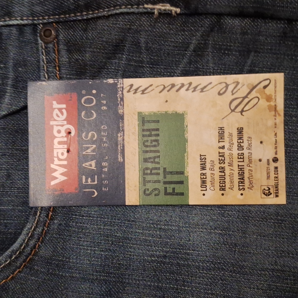 2 Pair Wrangler Jeans Straight Fit Premium 32 X 34 NWT Medium Wash Color - Picture 2 of 9